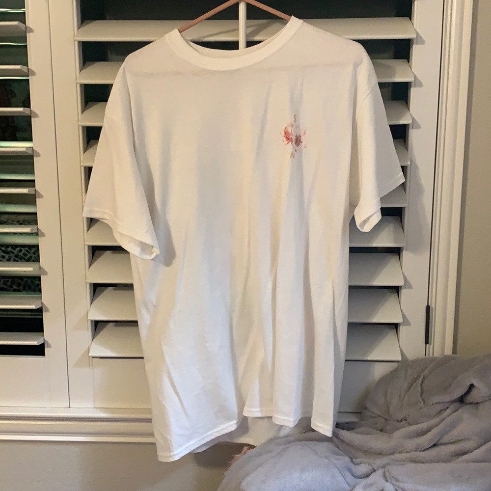 Shawn Mendes the tour tshirt